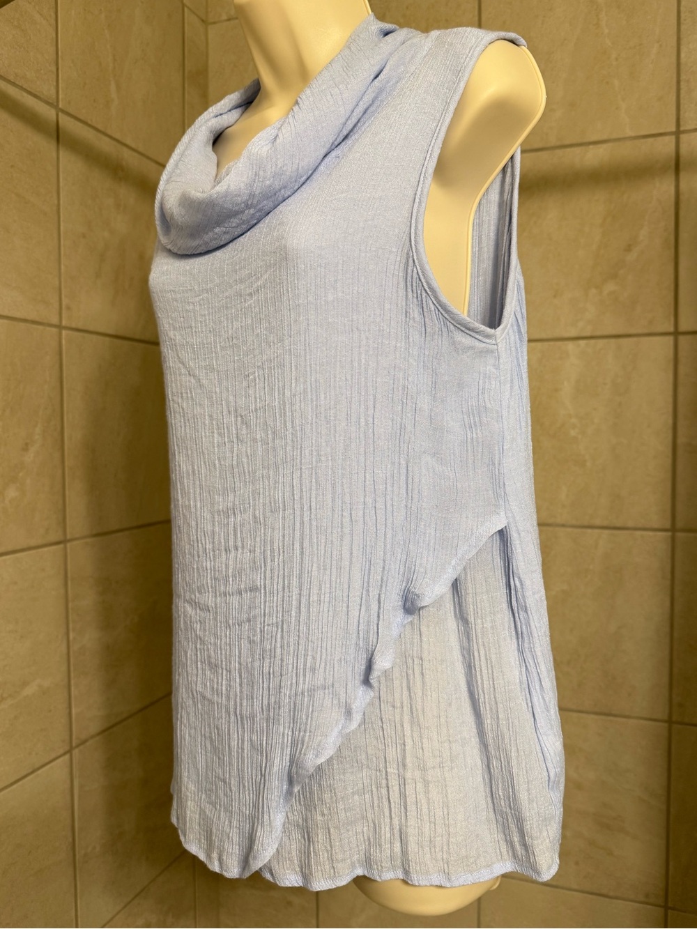 NWOT Gaya light blue cowl neck sleeveless fluttery top, size Large